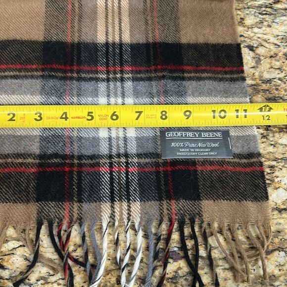 Geoffrey Beene Plaid Pure New Wool Scarf With Fringe - Picture 4 of 5